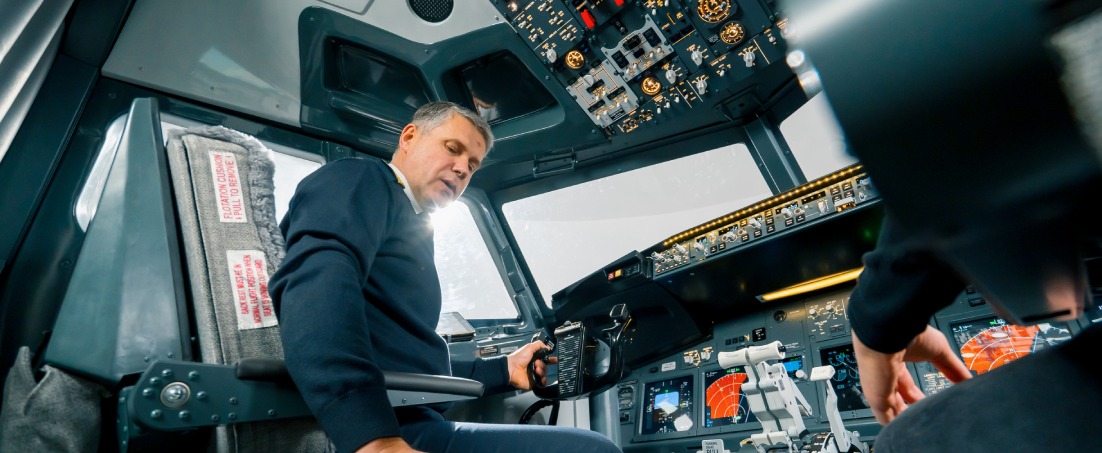 How to Build a Real Cabin Experience? The Internal Structure of Modern Cabin Crew Simulator Technologies 