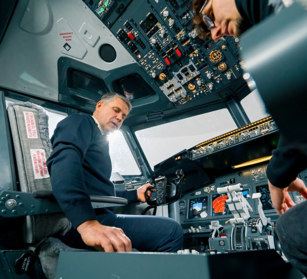 How to Build a Real Cabin Experience? The Internal Structure of Modern Cabin Crew Simulator Technologies 